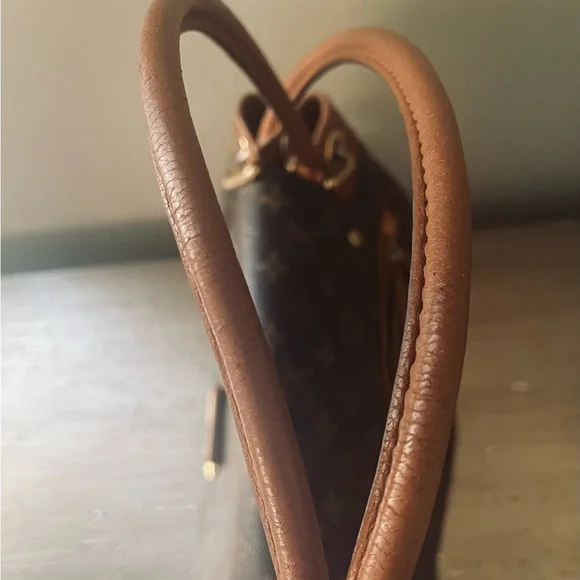 Louis Vuitton Monogram Olympe - Picture 15 of 15